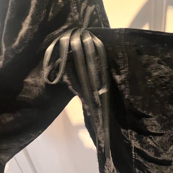 Reformation long sleeve velvet top - Picture 4 of 6